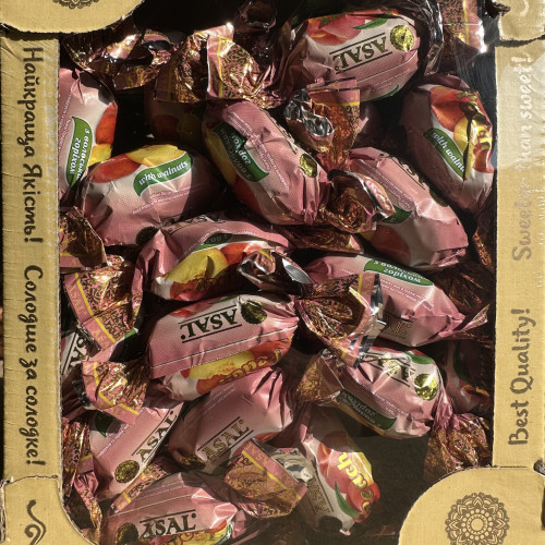 Цукерки Персик з волоським горіхом, 1 кг